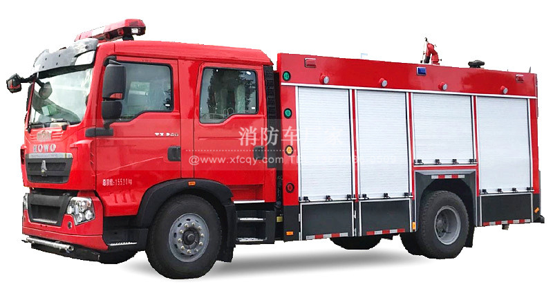 重汽T5G5吨泡沫消防车